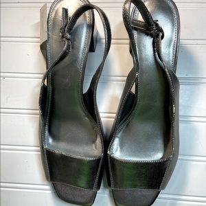 Merona Ladies Size 8.5 Silver Shoes  2.25” Heel Height Back Strap w/ buckle New
